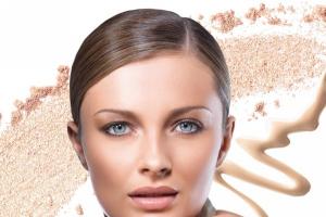 Как выбрать базу под макияж, чтобы кожа выглядела свежее и моложе